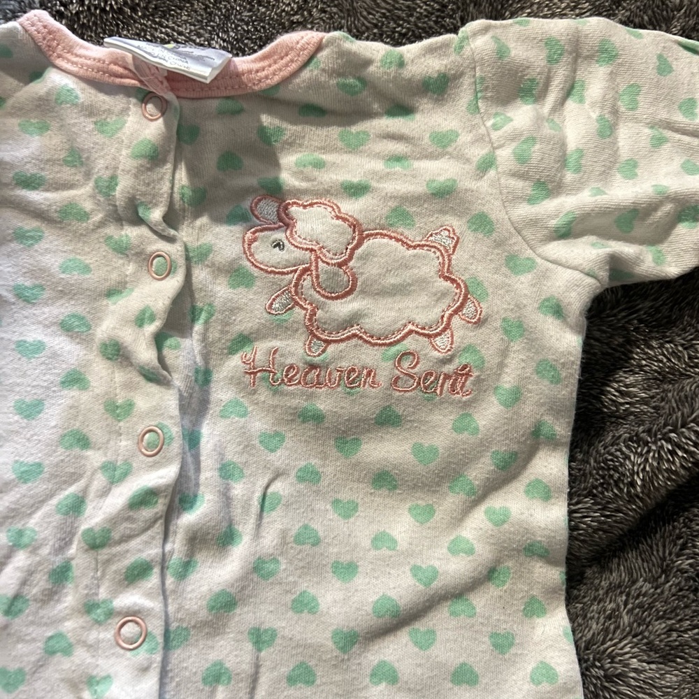 Onesies - Picture 2 of 7
